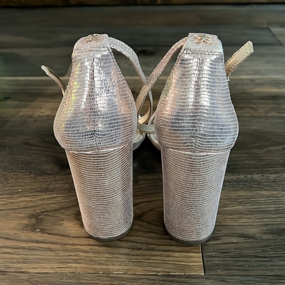 Sam Edelman BlushGold Metallic Ankle Strap Block Heels
Homecoming | Wedding - Picture 3 of 10